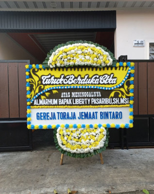 Papan Bunga Duka di Labobo